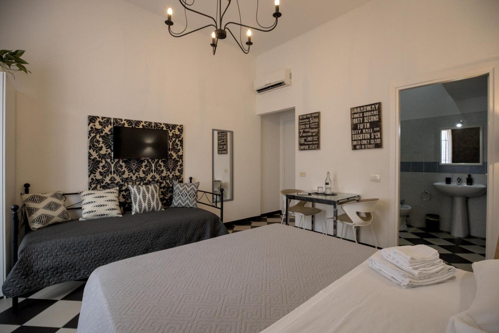 Mani Rooms Cagliari Kültér fotó